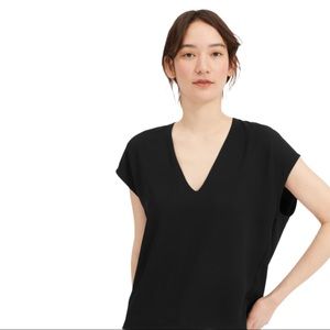 Everlane The Japanese GoWeave V-Neck Tee